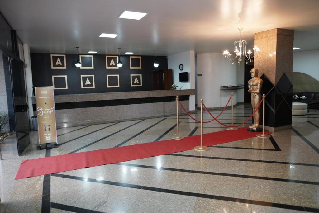  HOTEL OSCAR GOLD