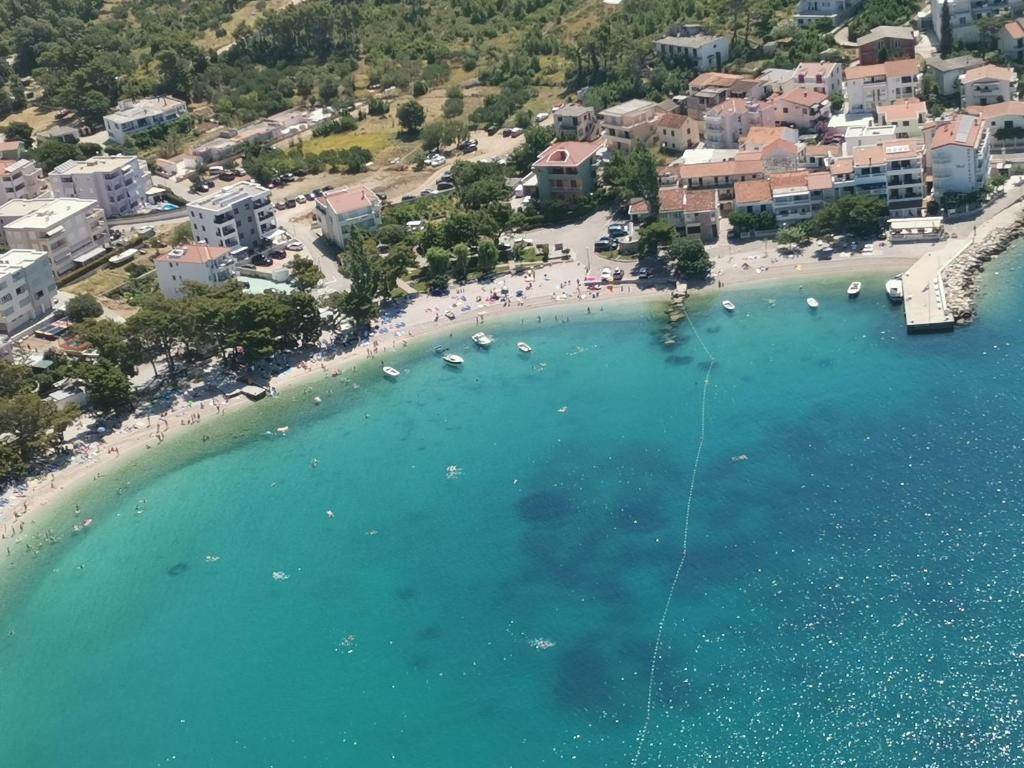 an aerial view of a beach with boats in the water at Apartman Katarina Promajna in Promajna