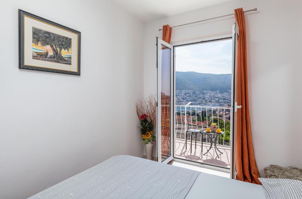 Výhľad na hory alebo výhľad na hory priamo z apartmánu