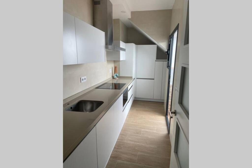 Kuchyň nebo kuchyňský kout v ubytování La Juli, Exclusivo chalet nuevo, de lujo
