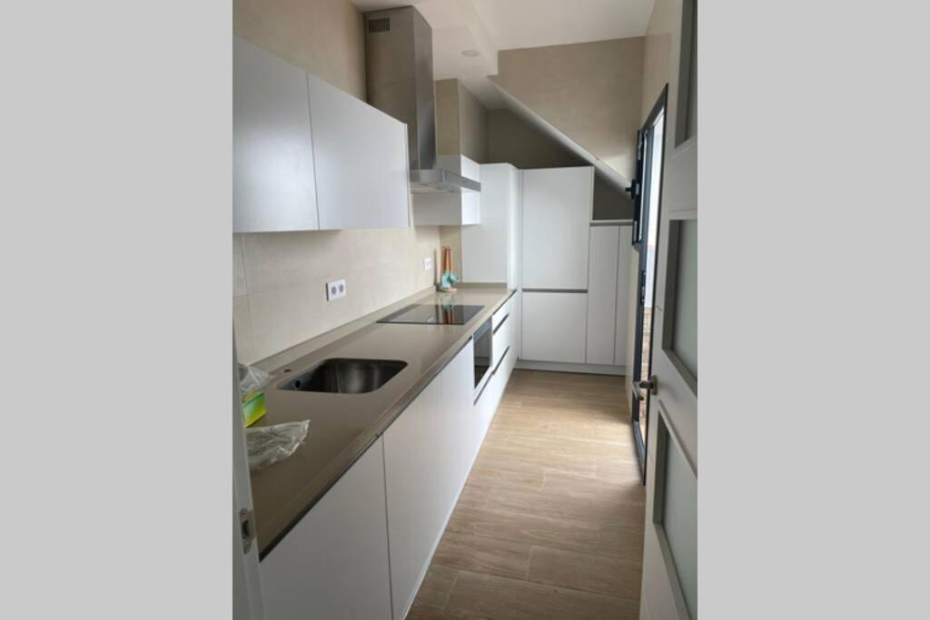 Kuchyň nebo kuchyňský kout v ubytování La Juli, Exclusivo chalet nuevo, de lujo