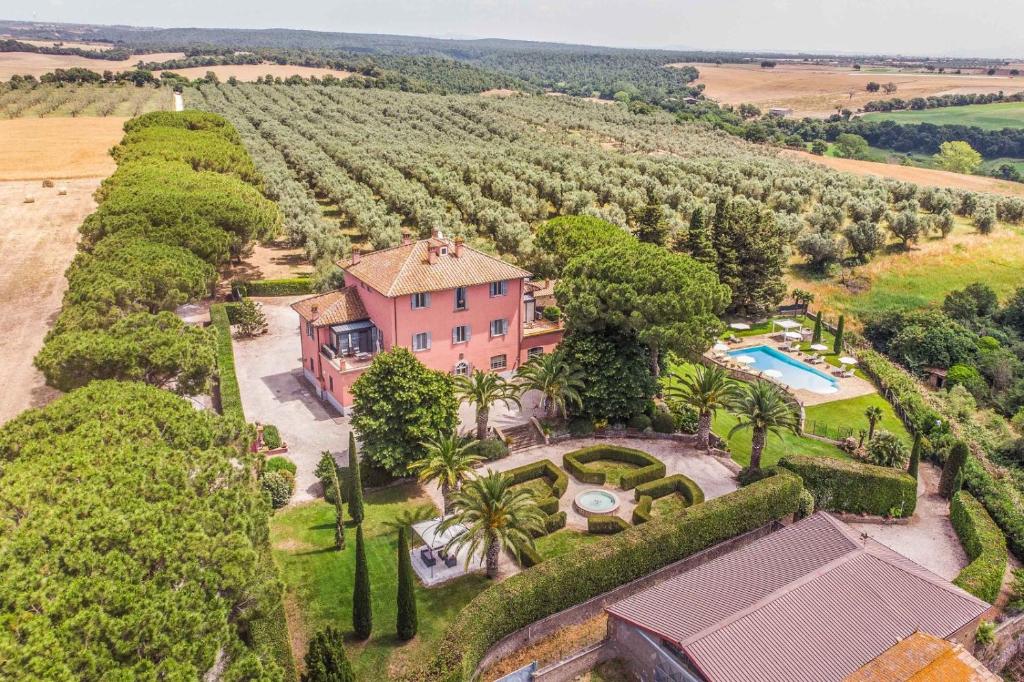 Bazén v ubytování Relais Pian Di Vico nebo v jeho okolí
