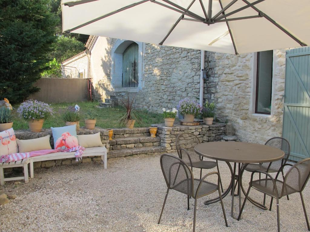 Patio nebo venkovní prostory v ubytování La Cour Des Sens