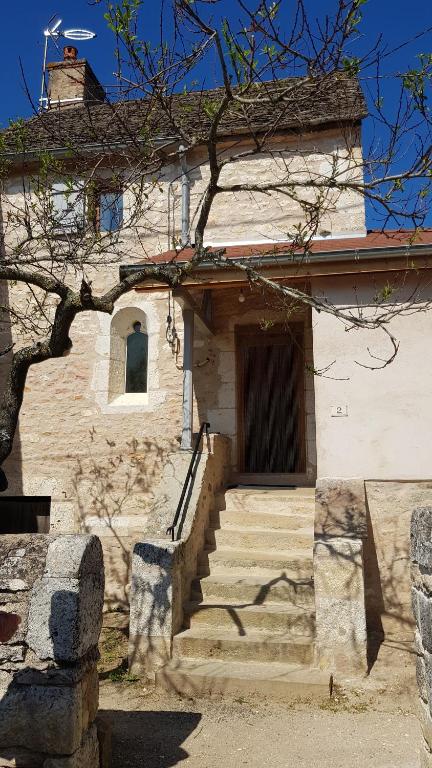 Το κτήριο όπου στεγάζεται  η παραθεριστική κατοικία