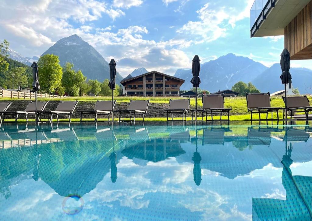 Nespecifikovaný výhled na hory nebo výhled na hory při pohledu z aparthotelu