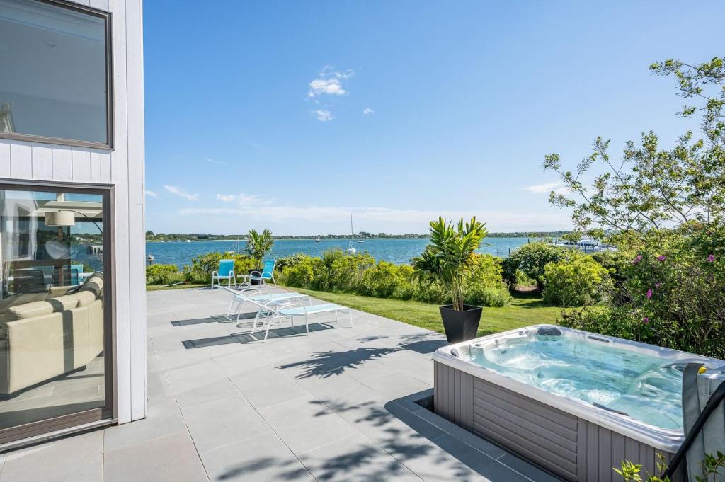 Montauk Lake House