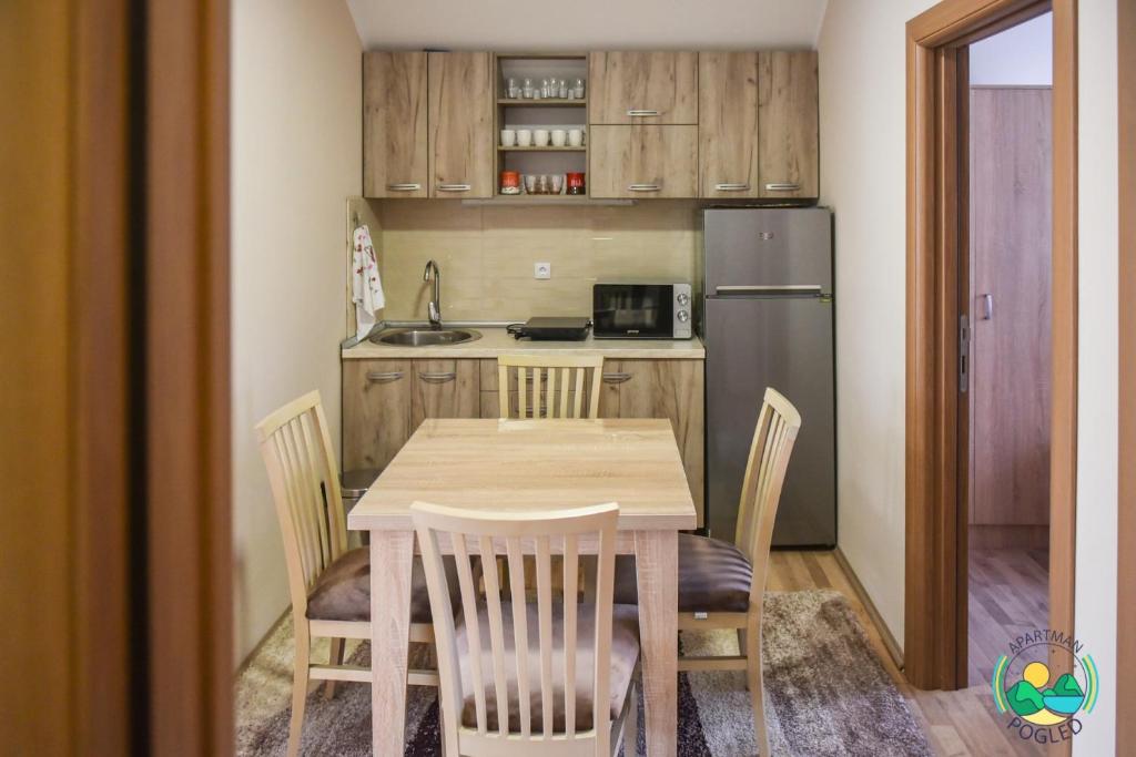 Kuchyň nebo kuchyňský kout v ubytování Apartman Pogled Arilje