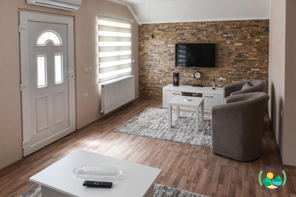 TV a/nebo společenská místnost v ubytování Apartman Pogled Arilje