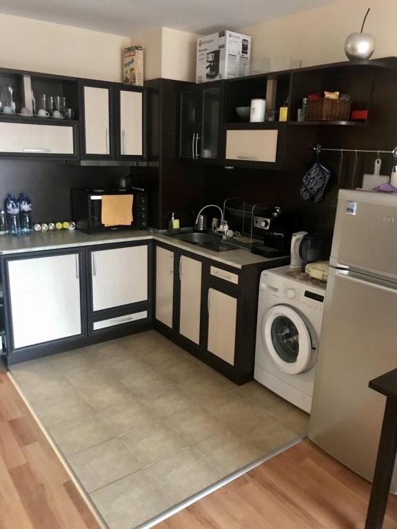 Kuchyň nebo kuchyňský kout v ubytování Renta BG Apartments in Tsarevo