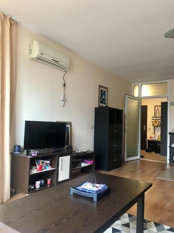 TV a/nebo společenská místnost v ubytování Renta BG Apartments in Tsarevo