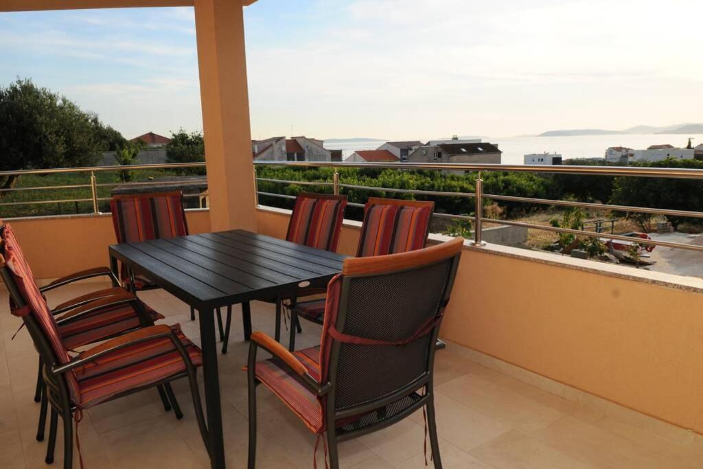 Balkón alebo terasa v ubytovaní Villa Ana perfect for families with kids and groups,House with heated Pool