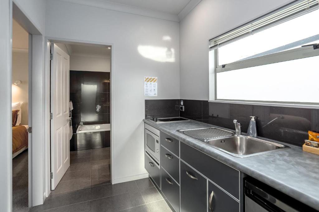 TWO FOUR COLOGNE - Resim 3