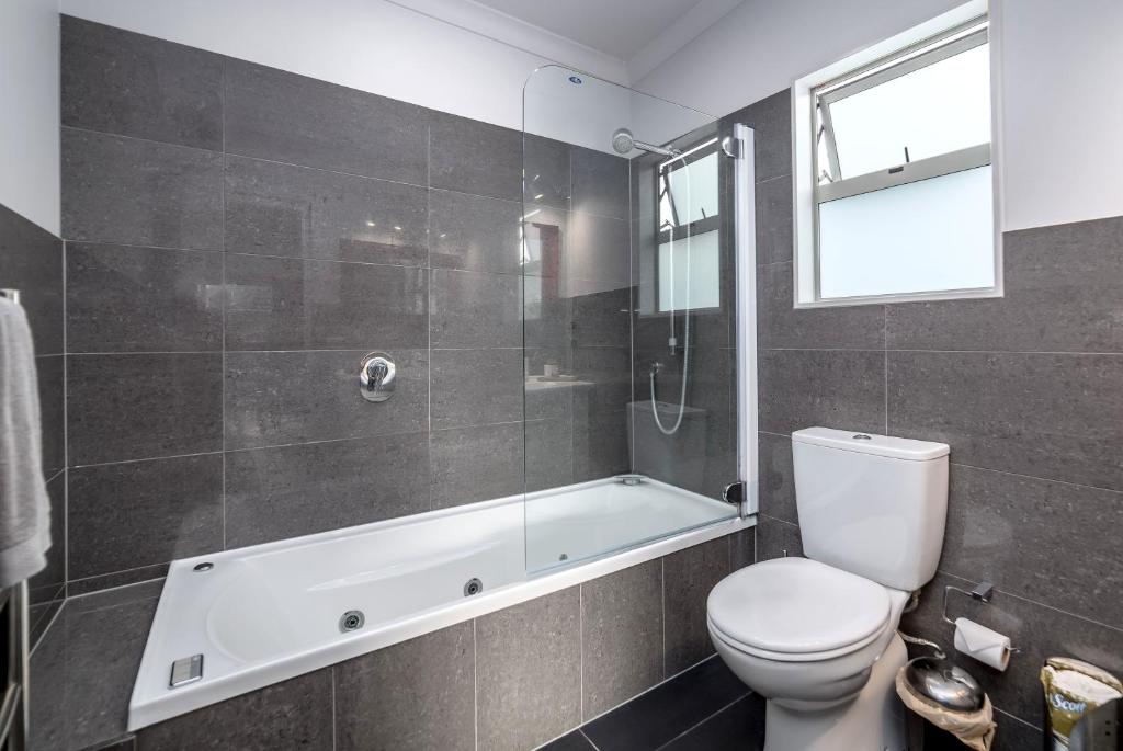 TWO FOUR COLOGNE - Resim 30