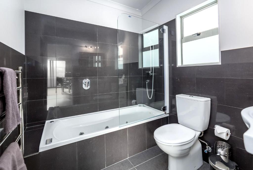 TWO FOUR COLOGNE - Resim 35