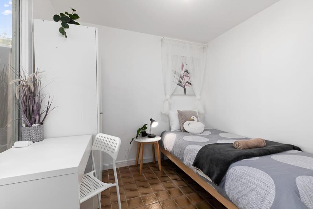 Quiet Private Room in Kensington near UNSW, Light railway&bus 1S