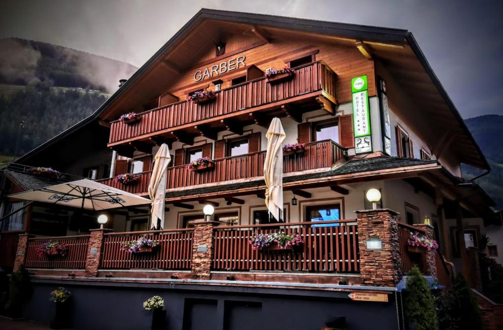 Gallery image of Hotel/ App. Garber in San Giacomo