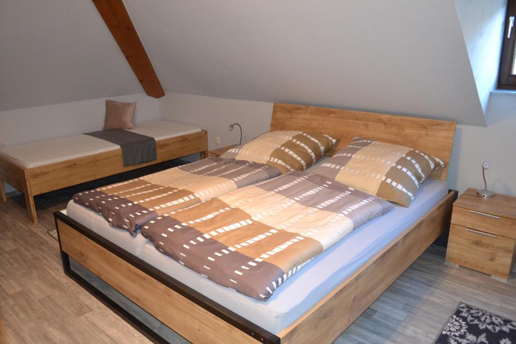 Postel nebo postele na pokoji v ubytování Gästehaus Klein
