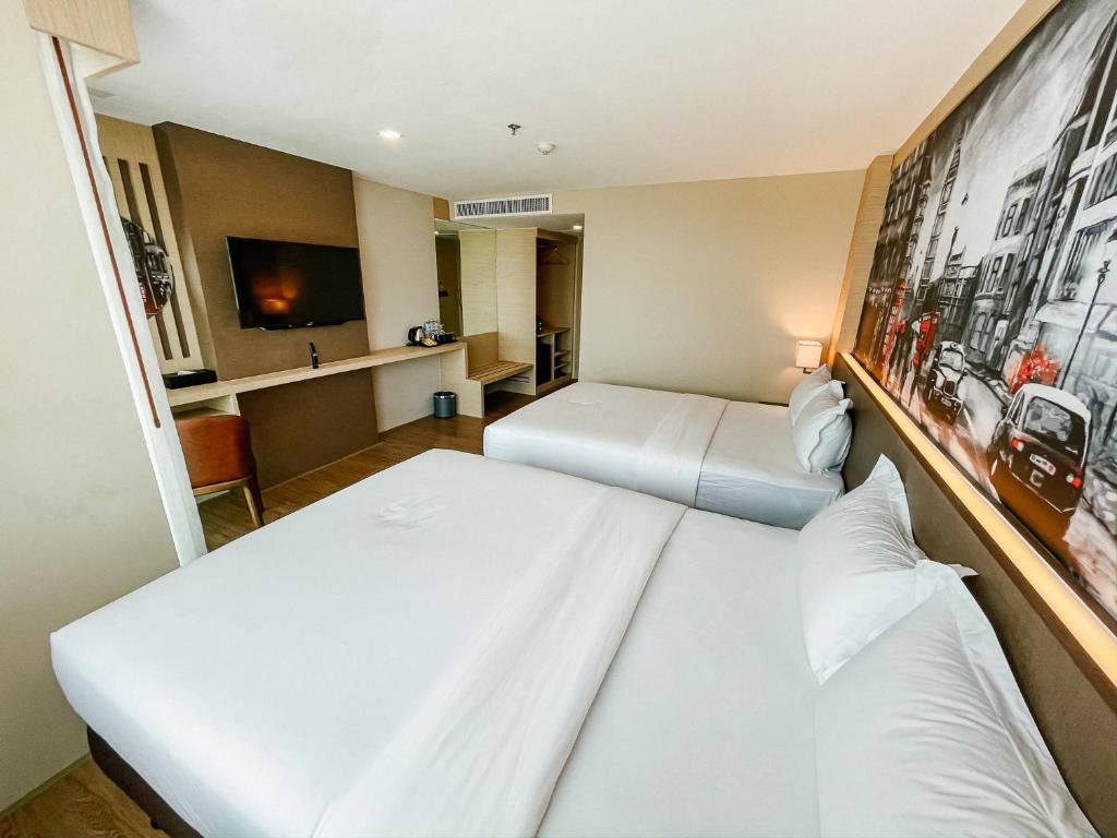 GLOW Pattaya - Resim 20