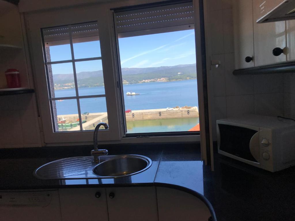 Hostal O Portiño - Apartment With Sea View