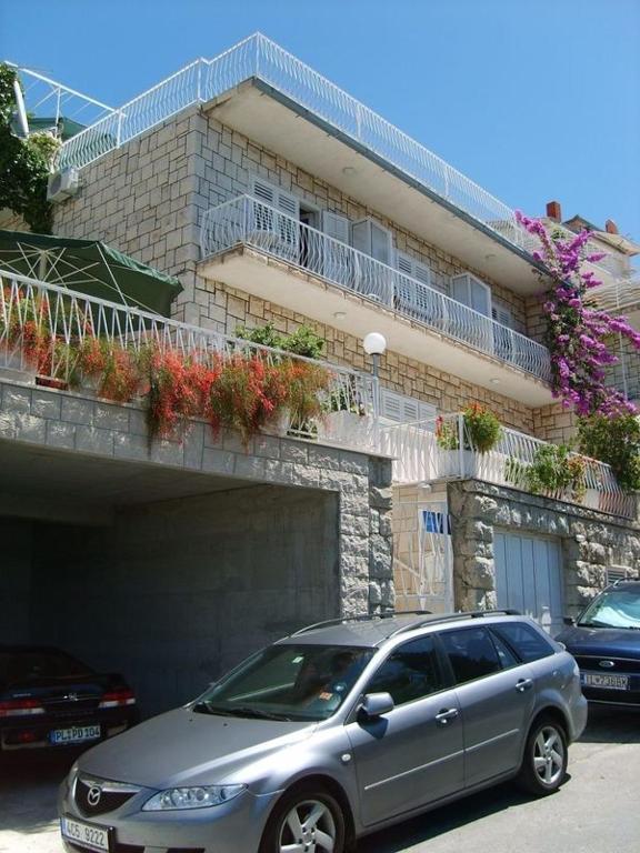 Budova, v ktorej sa apartmán nachádza
