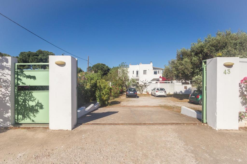 Zdjęcie z galerii obiektu ''Nirvana Seaside'' by the beach w mieście Nea Makri