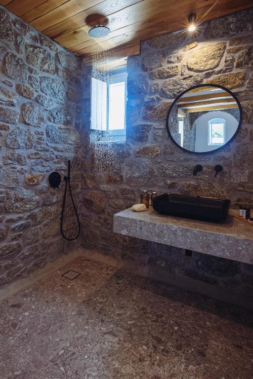 Kúpeľňa v ubytovaní Amodara Boutique Villas-Naxos Boutique Luxury Private Villas