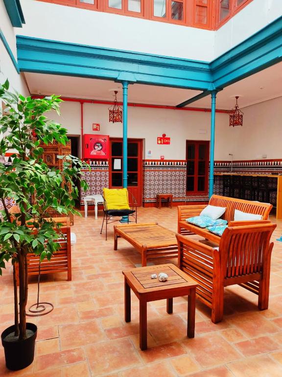 HOSTEL Vivians Guest House, Jerez de la Frontera – Updated ...