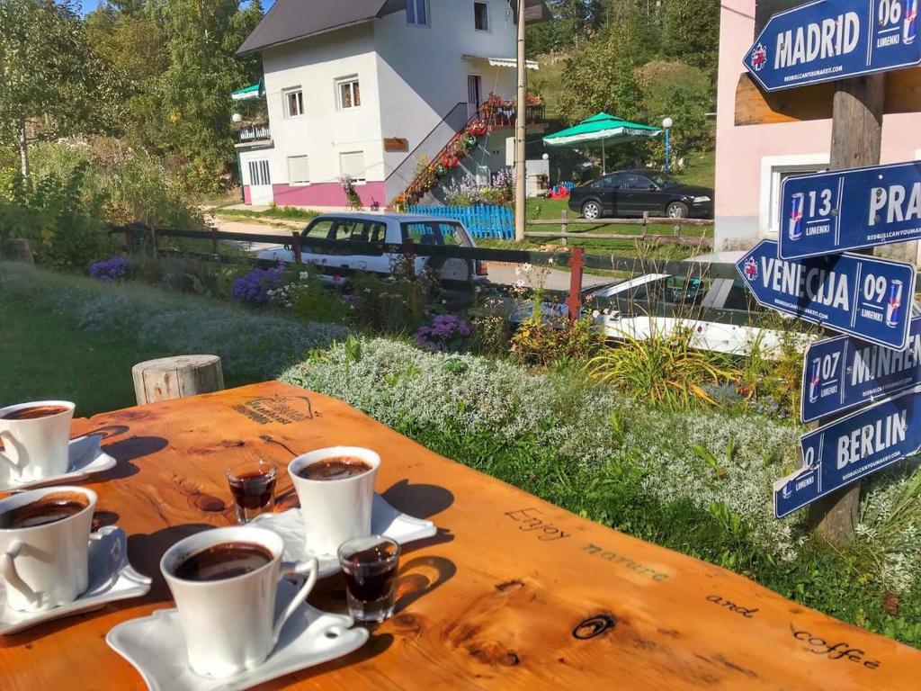 Zahrada ubytování Underwoods Žabljak Guesthouse