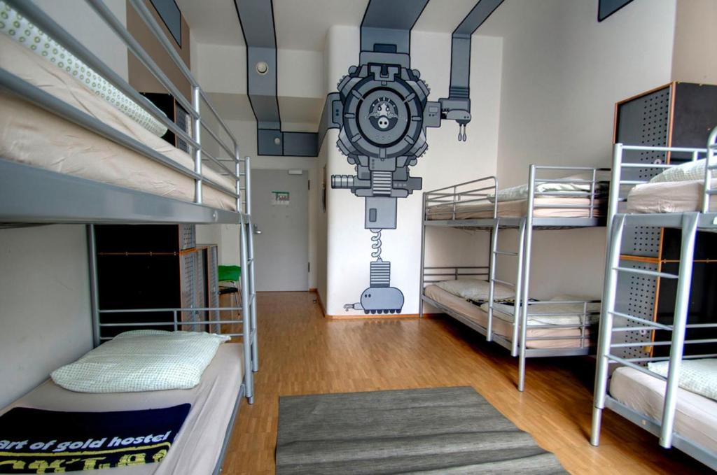 Heart of Gold Hostel & Capsules Berlin - Bed In 6-Bed-Dorm Female Ensuite