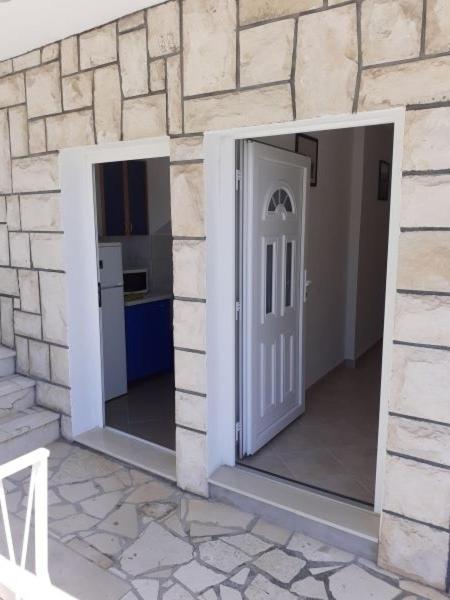 Fotografia z galérie ubytovania Apartment in Omiš with sea view, balcony, Wi-Fi (161-3) v Omise