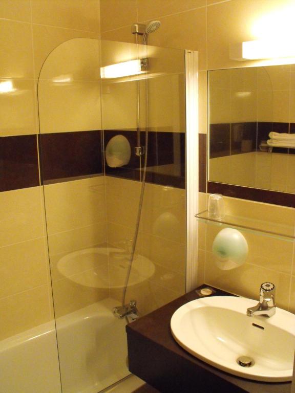 Hôtel d'Alsace - Chambre Triple Standarde