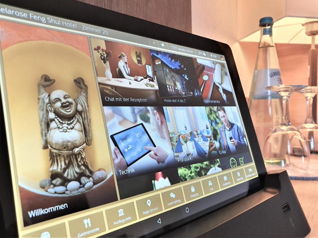 TV a/nebo společenská místnost v ubytování Melarose Feng Shui Hotel