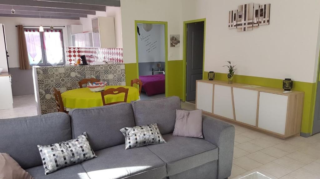 Posezení v ubytování Appartement agréable et spacieux ensoleillé