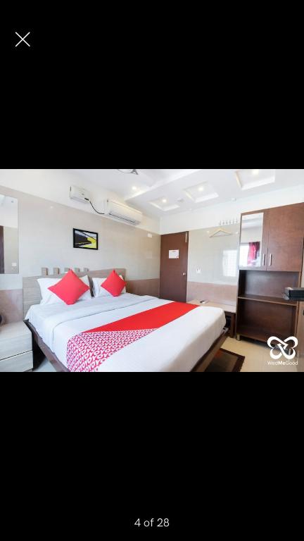 Gallery image of Crown Inn in Bangalore