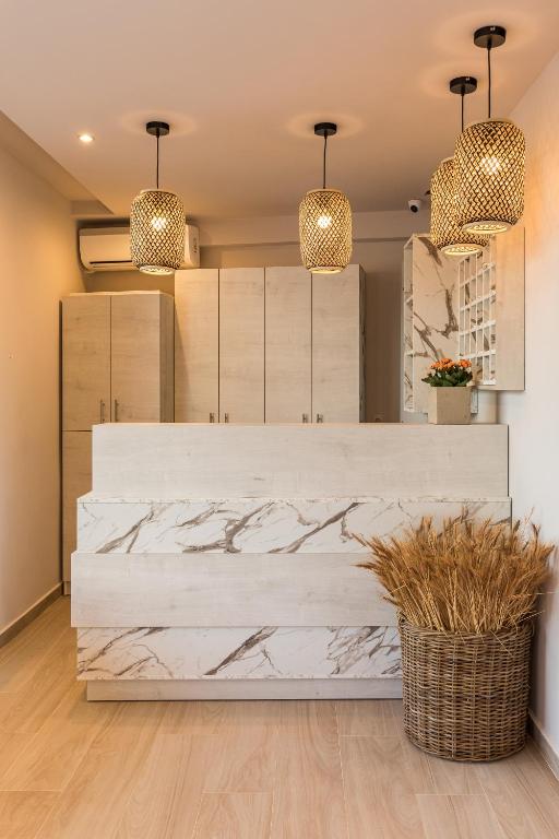 Kuchyňa alebo kuchynka v ubytovaní Makris Luxury Rooms