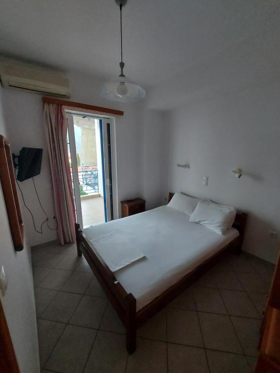 Matina Apartments Tyros - Apartamento Con Vista Al Mar