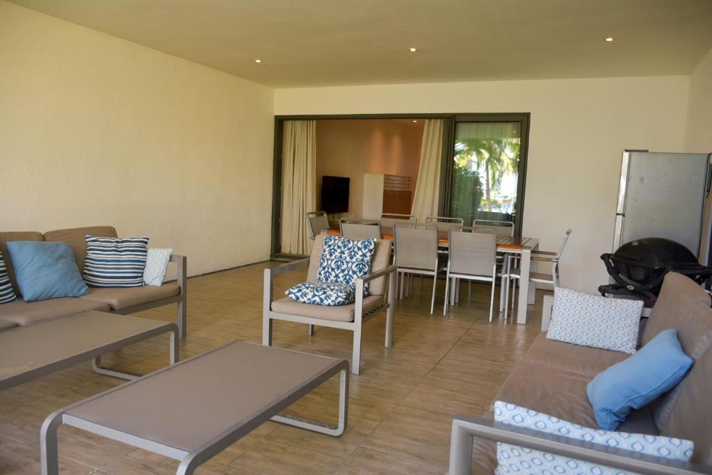 Istumisnurk majutusasutuses Latitude - with private plunge pool