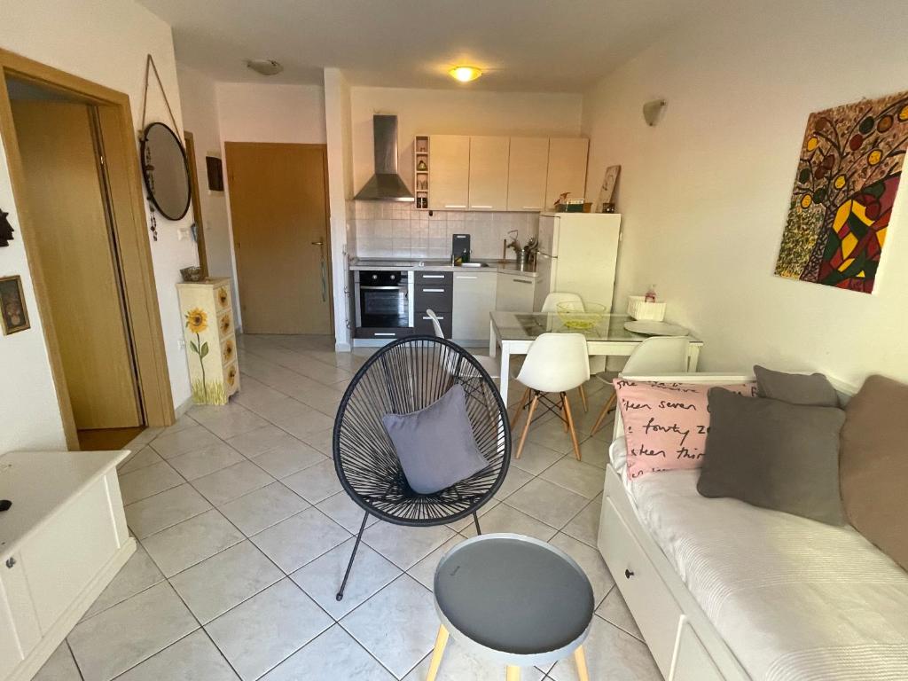 Kuchyňa alebo kuchynka v ubytovaní Andrea Apartment Peroj