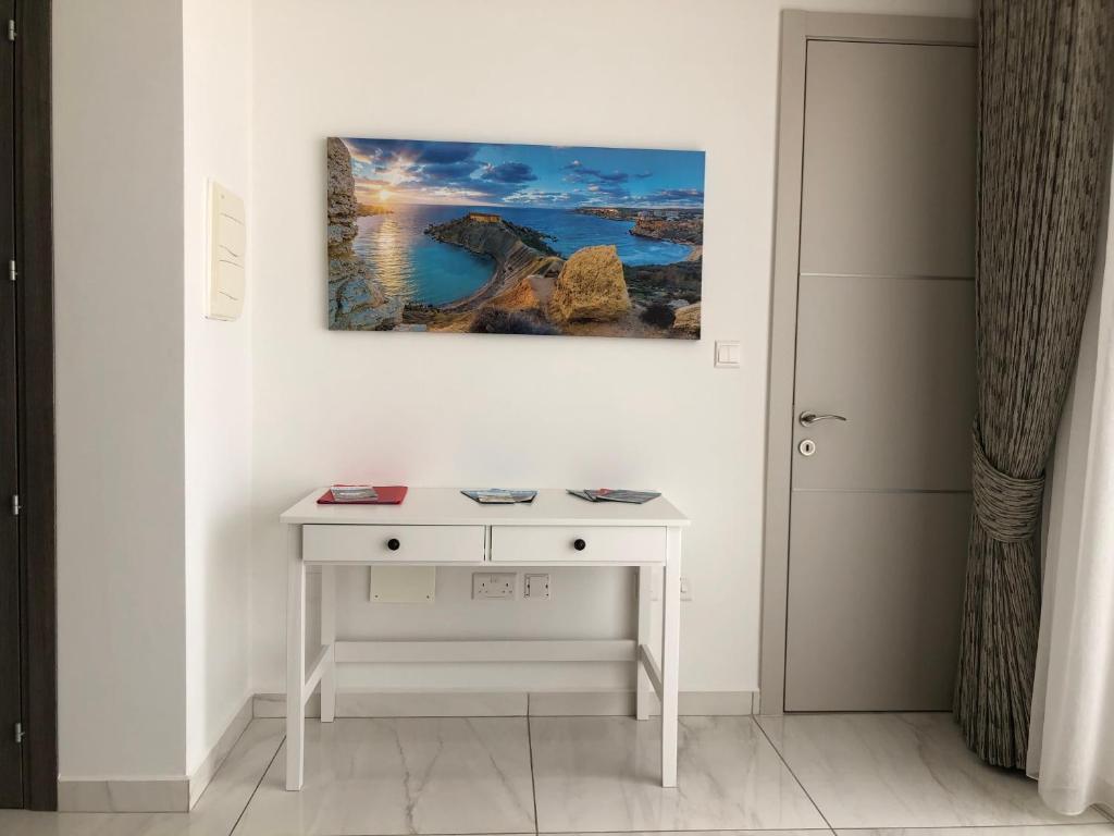 Fotografie z fotogalerie ubytování Penthouse in Marsaxlokk with panoramic views: 3 bedrooms, 2 baths v destinaci Marsaxlokk