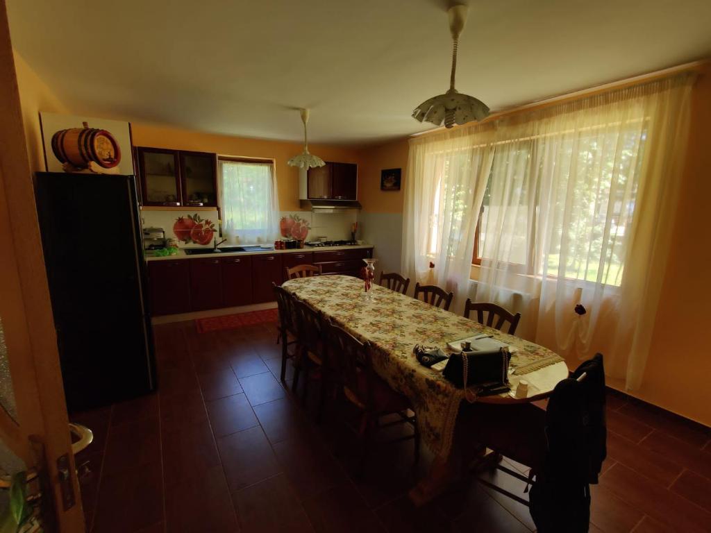 Casa dintre Brazi