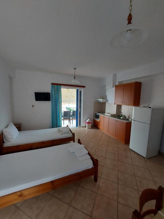 Matina Apartments Tyros - Apartamento Con Vista Al Mar