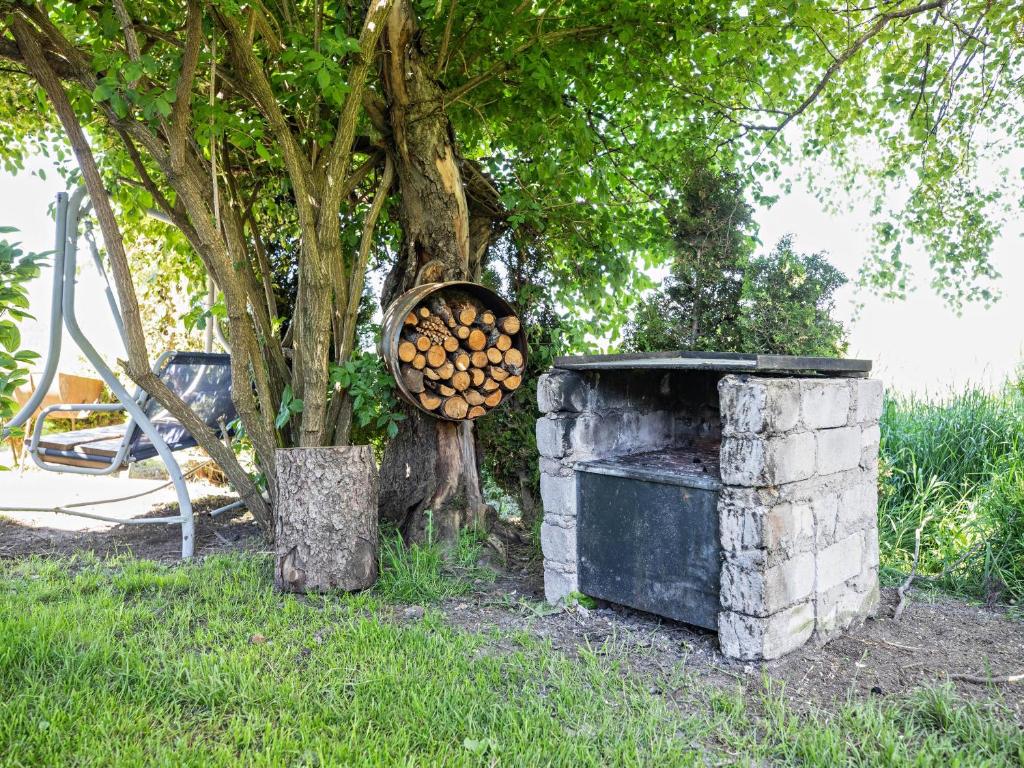 A garden outside Huanzhof Ferienwohnung Weißhorn