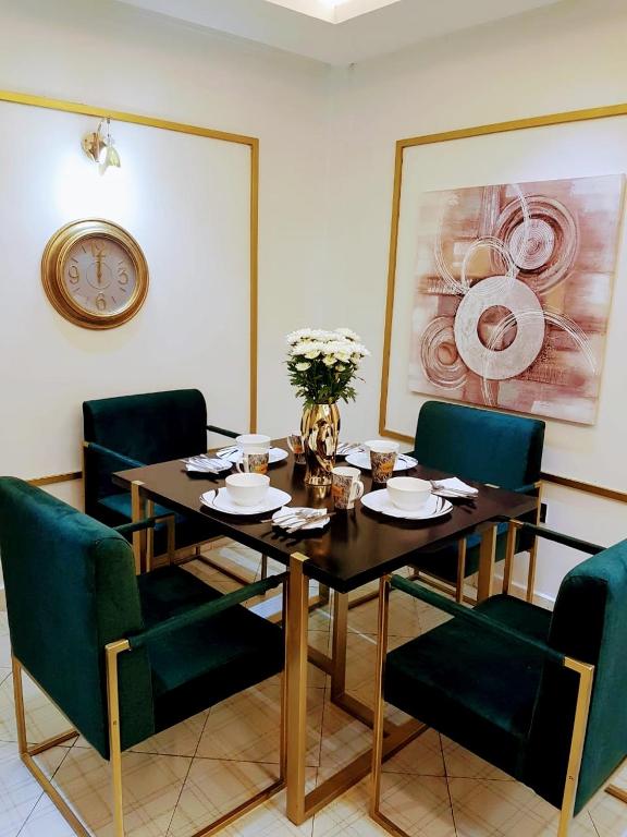 Sandalwood Suites Serviced One Bedroom Holiday Homes, Nakuru