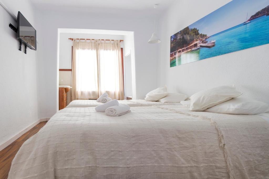 Hostal Ibiza - Twin Room With Shared Bathroom