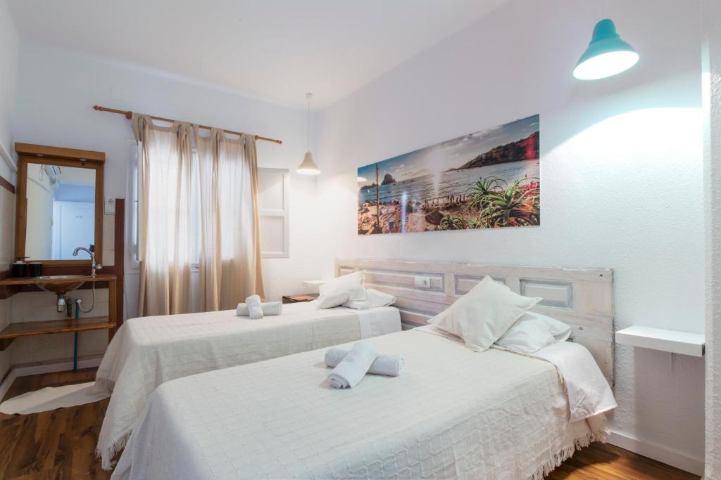 Hostal Ibiza - Double Room With Shared Bathroom