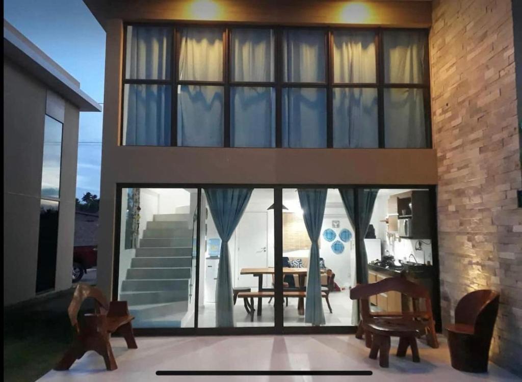 Χώρος καθιστικού στο Casa em condomínio com conforto exclusivo!