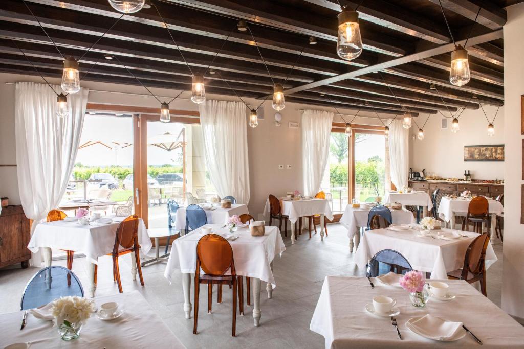 Restaurace v ubytování Magari Estates Boutique Hotel