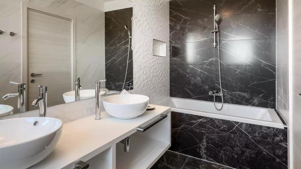 Łazienka w obiekcie Luxury Villa Subventus
