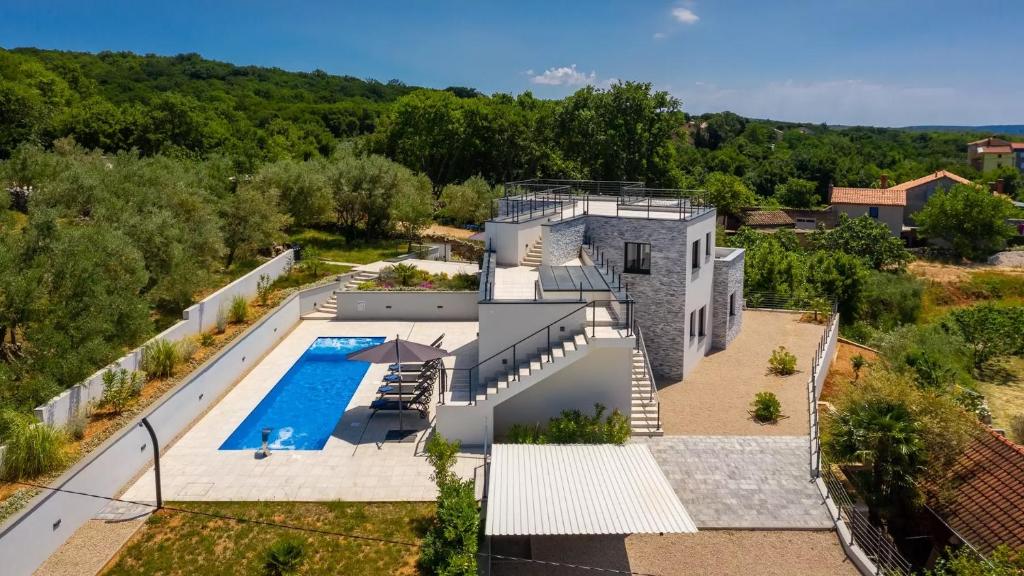 Basen w obiekcie Luxury Villa Subventus lub w pobliżu