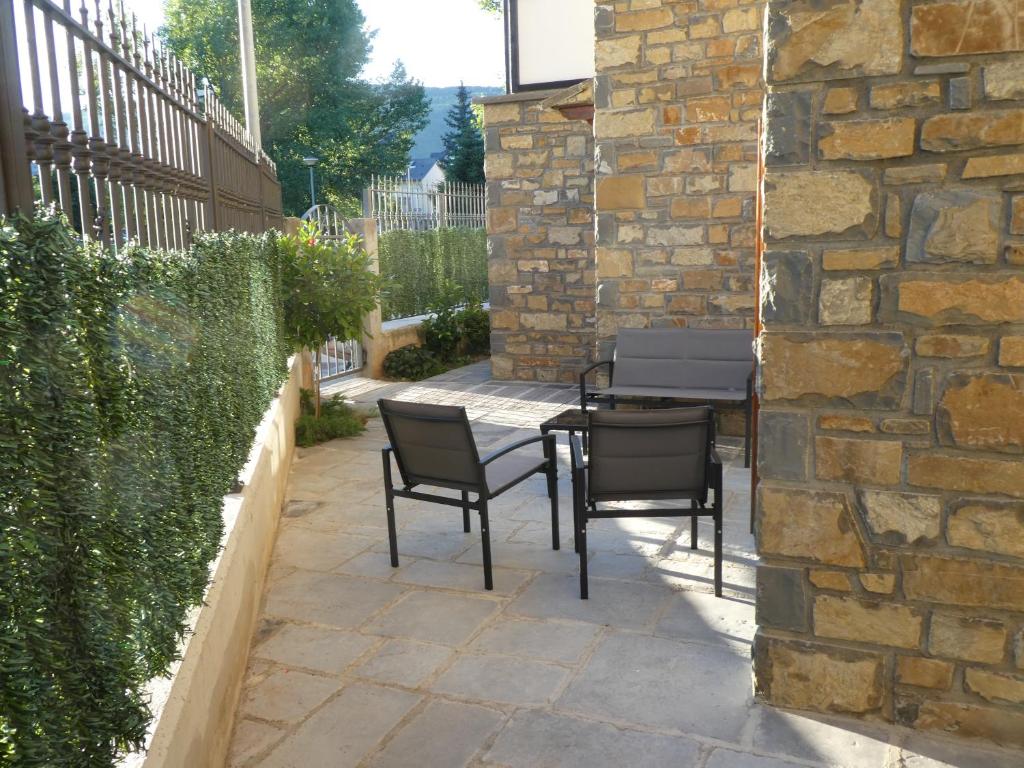 A balcony or terrace at Casa con jardín frente ciudadela
